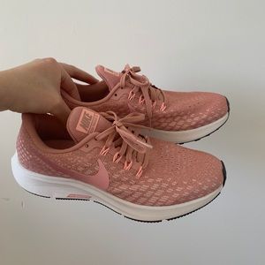 NWOT Nike Zoom Pegasus 35 Pink Size 7.5